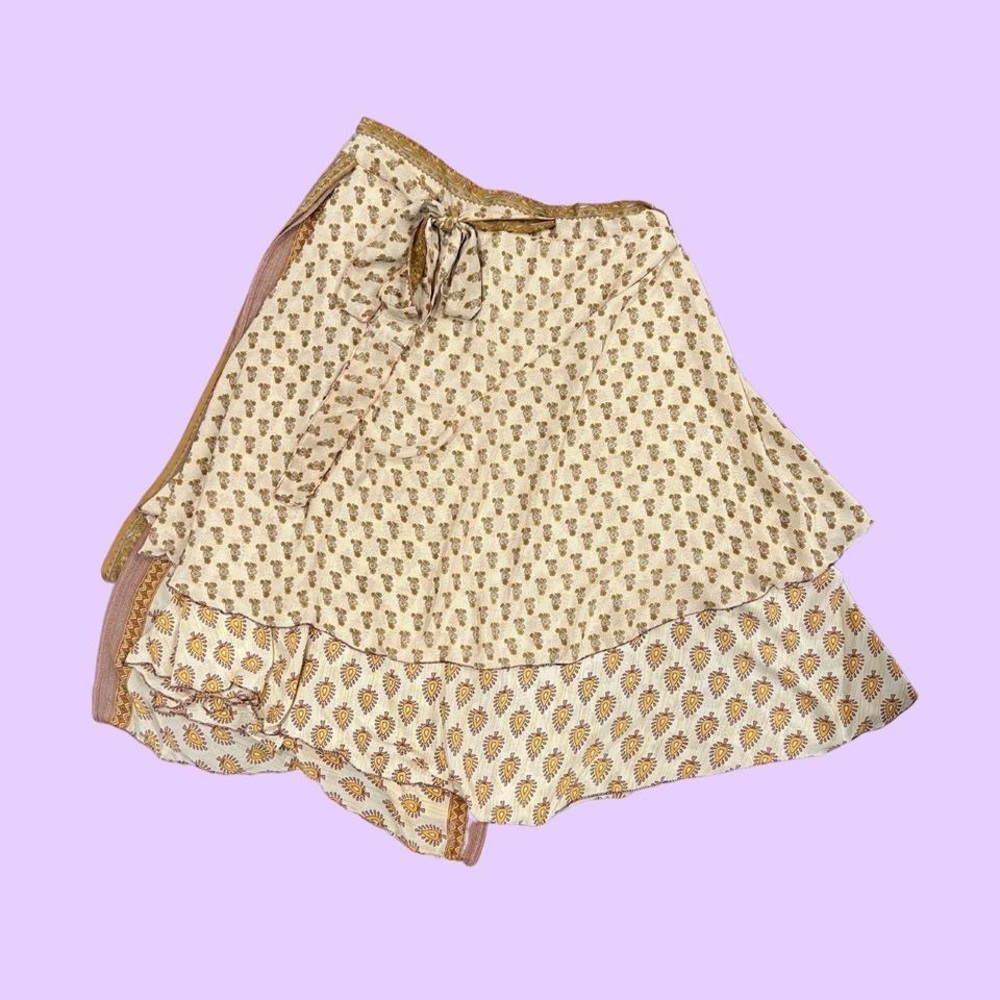 The Perfect Vintage Silk Patterned Wrap Skirt 🔥